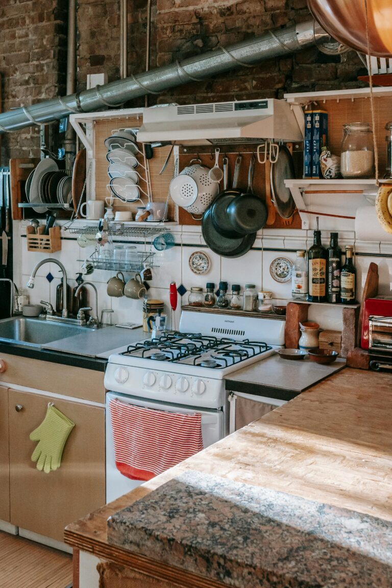 small kitchen storage idea